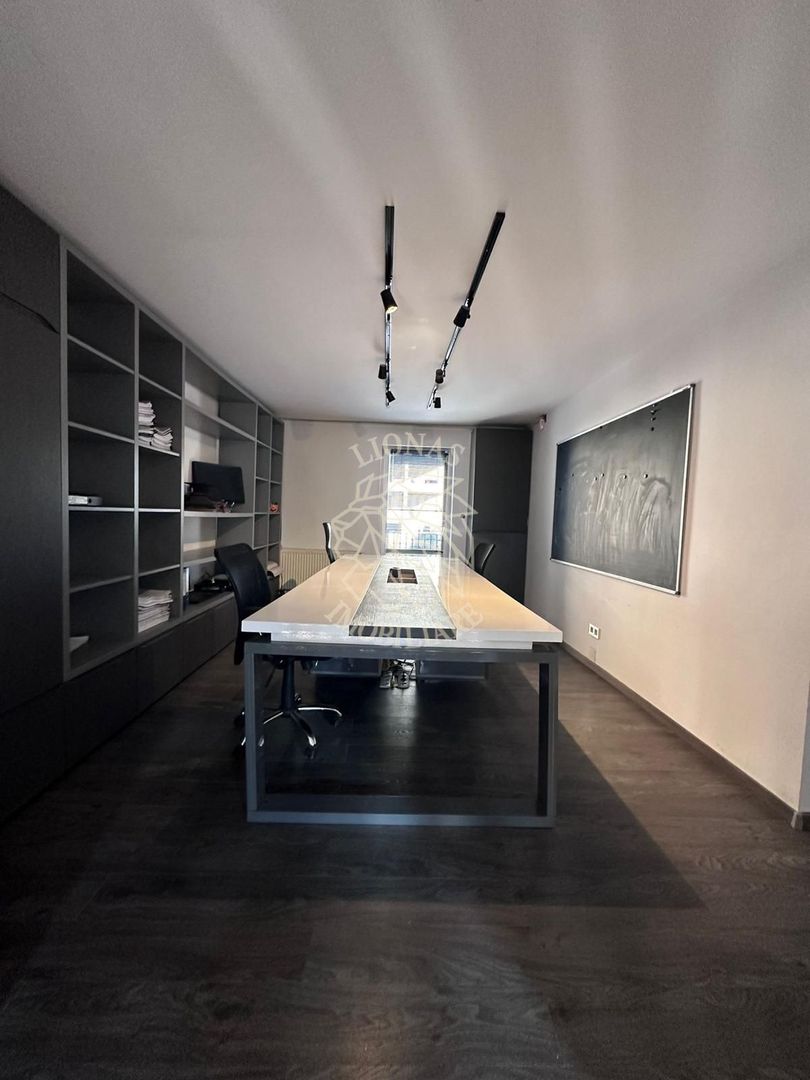 Spatiu birou 60 mp+terasa-renovat-parcare-Nasaud, Zona Centrala - Poză 1