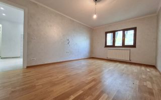Liber, apartament 2 camere, 53 mp, Nicolina - Belvedere, baie cu geam - Poză 1