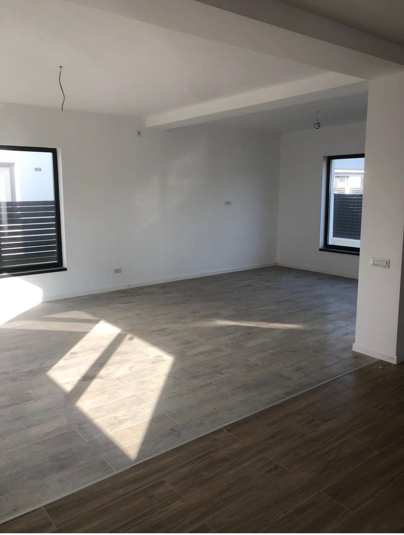 Direct proprietar,  TVA INCLUS! Vila cu placa de beton construita - Poză 6