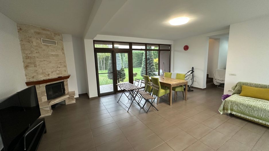 Casă / Vilă cu 4 camere de închiriat în zona Aradului - Poză 4
