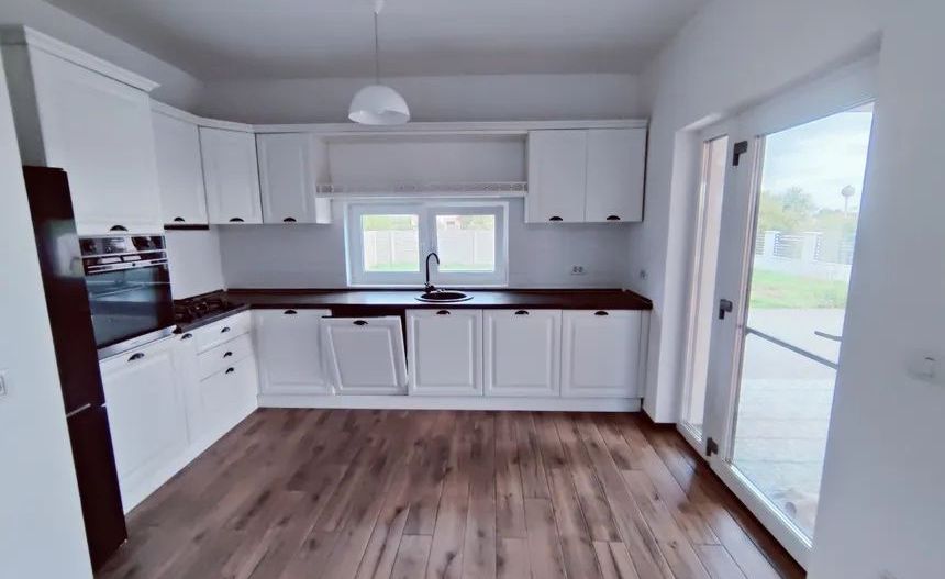 Vilă cu terasă de vis, mansardă cochetă și confort deplin I Sacalaz - Poză 5