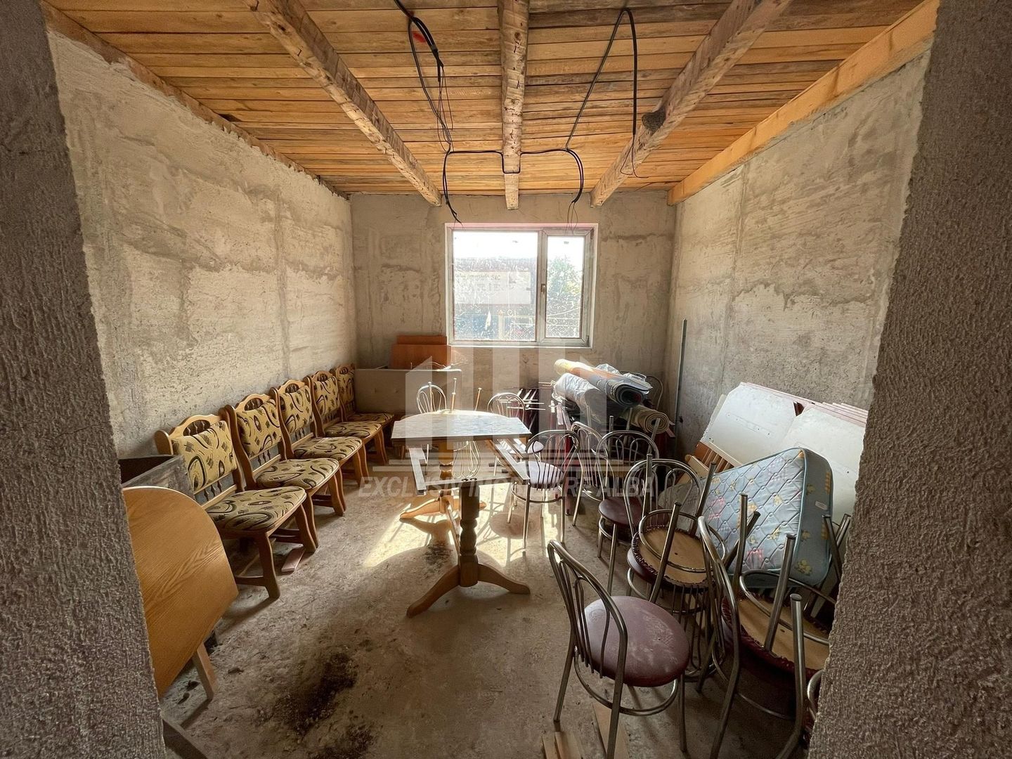 Casa individuala de vanzare, Lipoveni - Centru - Poză 1