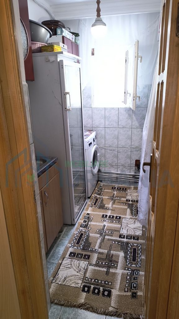 Vând apartament cu 3 camere - Poză 6