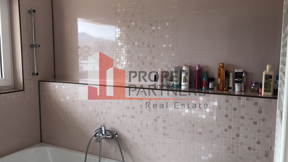 Vila de locuit in Bran/Predelut cu panorama superba. - Poză 26