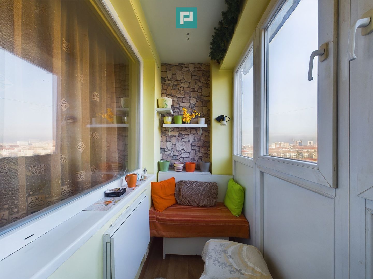 Apartament spațios cu 4 camere și 2 băi - Poză 2