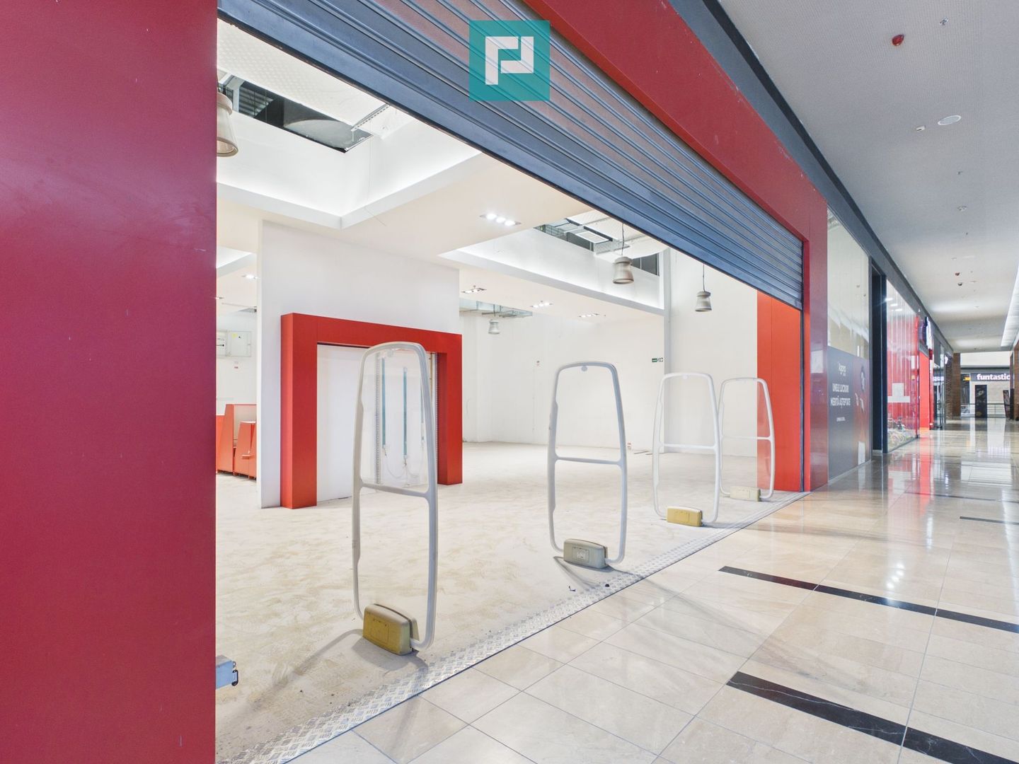 Spațiu comercial premium 220mp Agora Arad - Poză 1