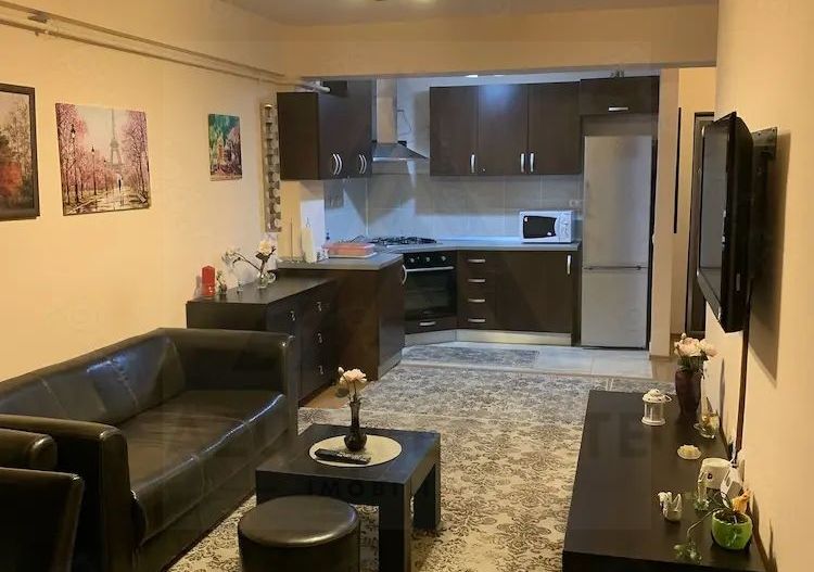 Apartament 2 camere balcon Doamna Stanca Dedeman - Poză 1