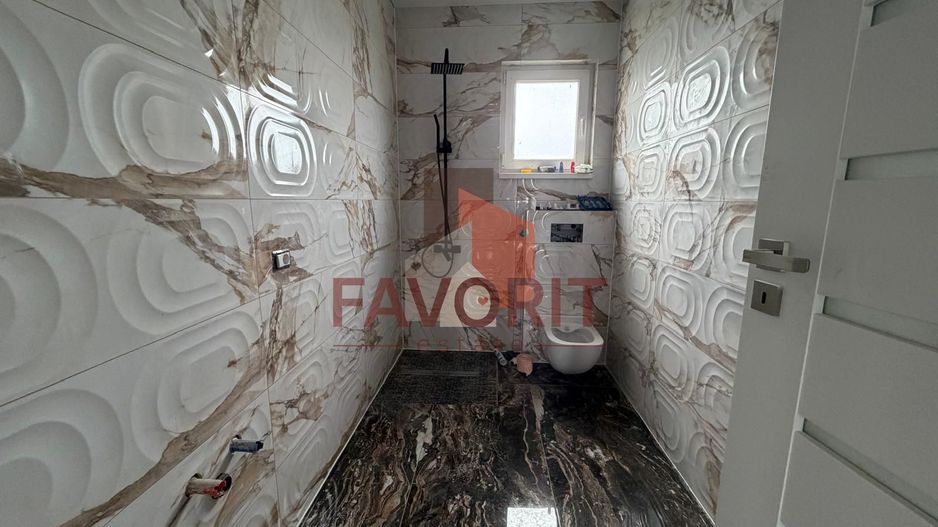 Individuala | 4 camere | 860 mp teren | Pozitie excelenta | Asfalt | - Poză 11