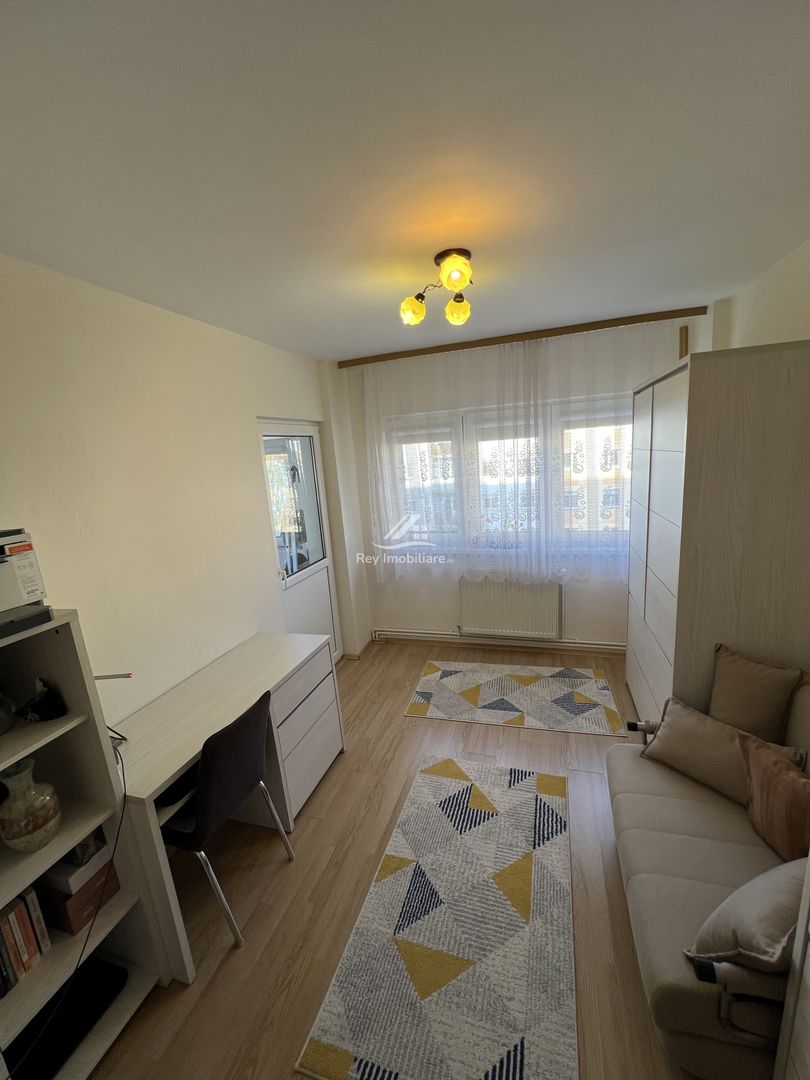 Zona Cireșica/Apartament 3 camere/2băi,balcon,logie,cămară,debara - Poză 3