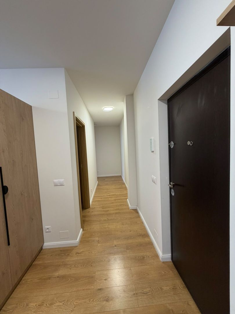 Apartament 3 camere, 2 bai, balcon, etaj intermediar, parcare - Poză 4