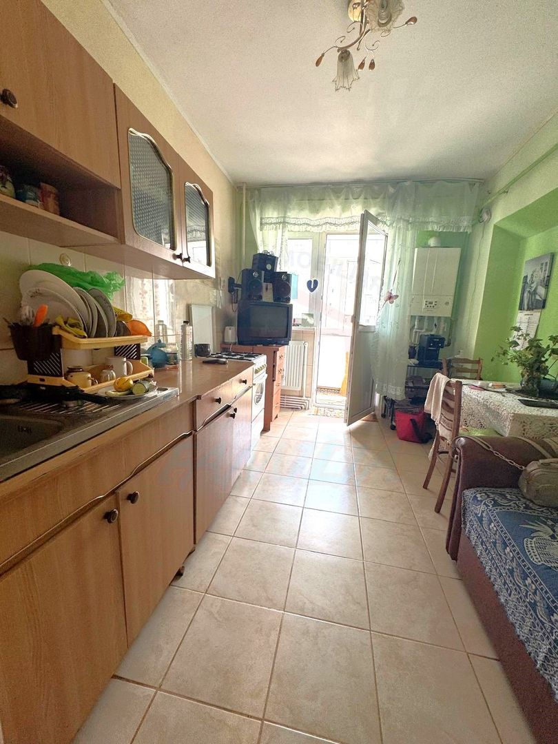 70.ooo euro, apartament 59 mp,  2 camere, decomandat etaj 5 Micro18 - Poză 1