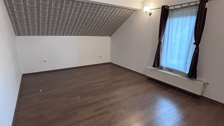 Casa individuala frumoasa si spatioasa in Giroc - Poză 15