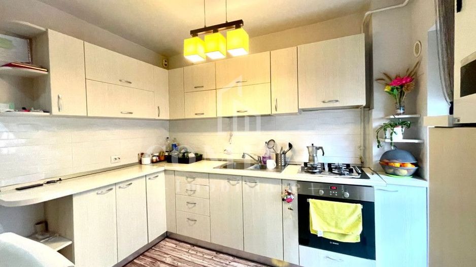 Apartament 2 camere decomandate / etaj intermediar / Zona Vivo - Poză 4