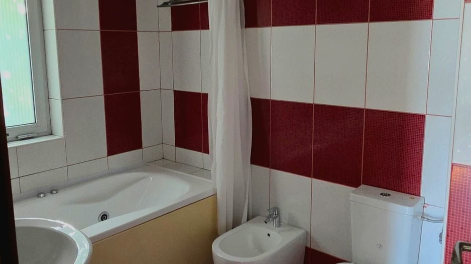 APARTAMENT 4 CAMERE ȘI VEDERE SPECTACULOASĂ CĂTRE LAC FLOREASCA - Poză 12