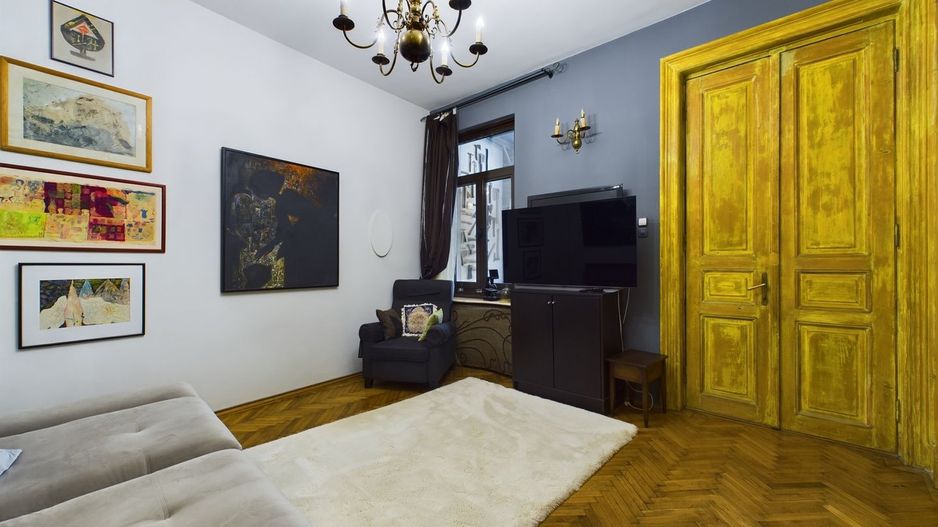 Casa/Vila de Inchiriat cu Terasa- centru - Poză 3