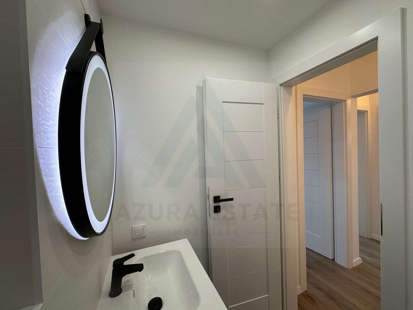 Apartament 3 camere 64 mp utili 2 bai etaj 1 complet renovat Strand - Poză 10