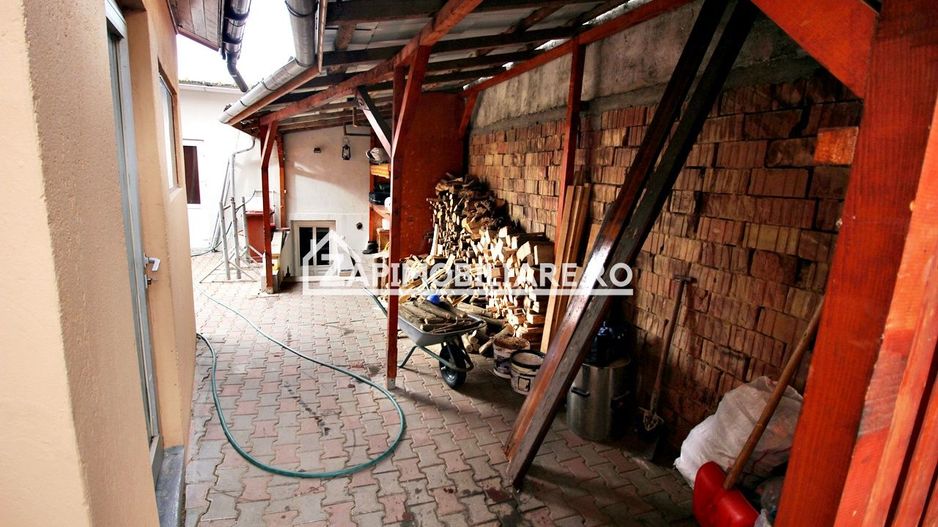 Casa 4 camere+spatiu comercial 420mp.6 bai,720mp teren - Poză 21