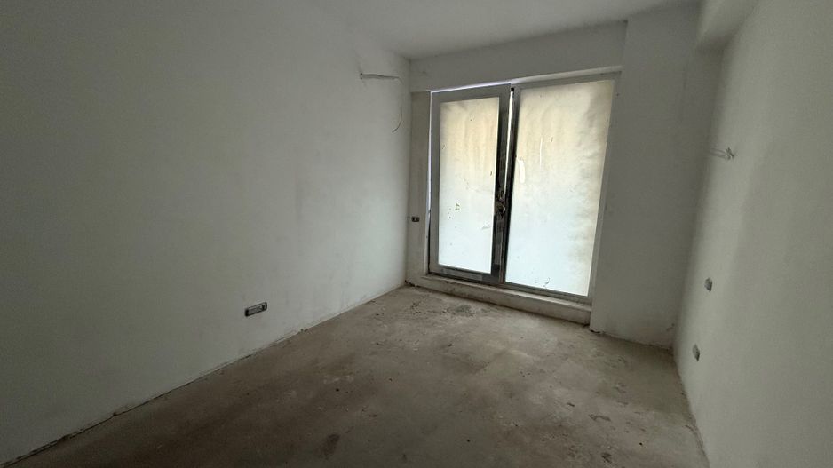 Apartament 4 Camere de Vanzare - Poză 5