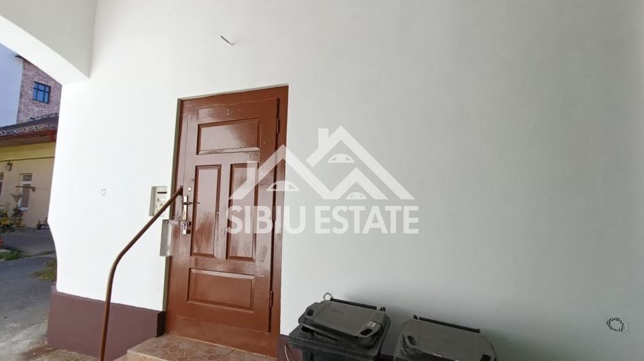 Apartament la casă de vânzare – str. Crișanei, Sibiu  - Poză 3