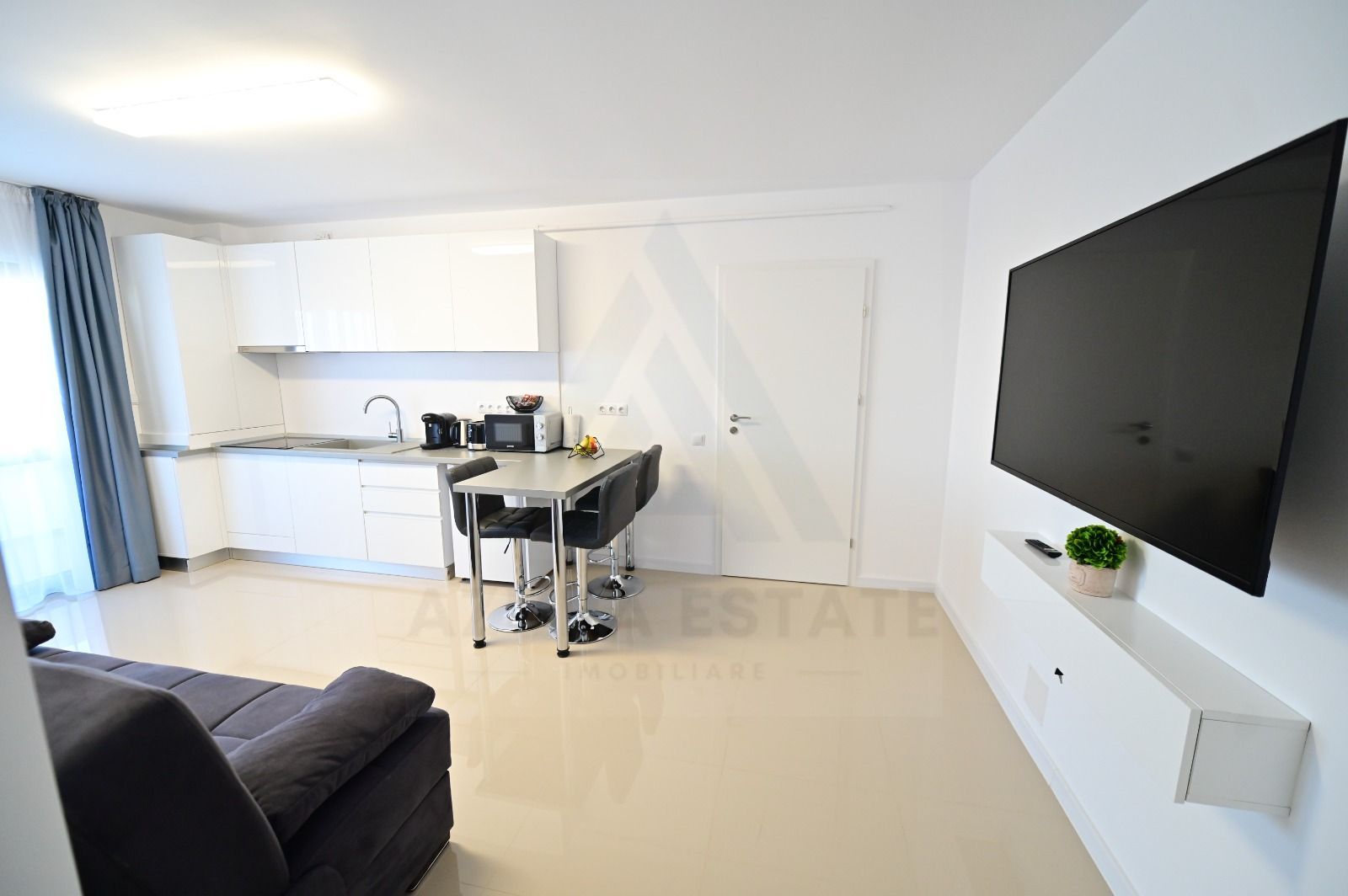 Apartament modern 3 camere 76 mp etaj 4/8 lift zona Doamna Stanca - Poză 4