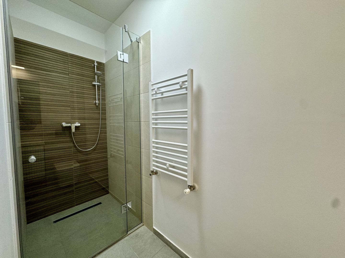 Apartament 3 camere nou | Sfantul Gheorghe zona centrala - Poză 14