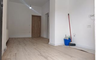 Apartament de vânzare la casă,  3 camere, plus camera Hobby,  central Sibiu. - Poză 2