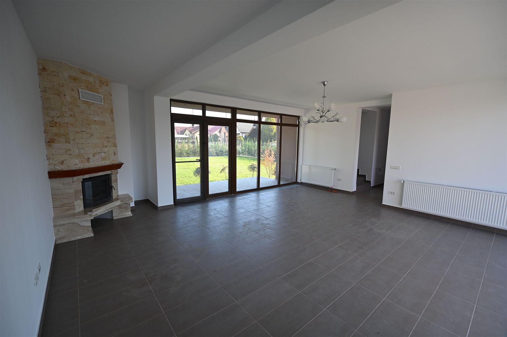 Casă / Vilă cu 4 camere de închiriat în zona Aradului - Poză 16
