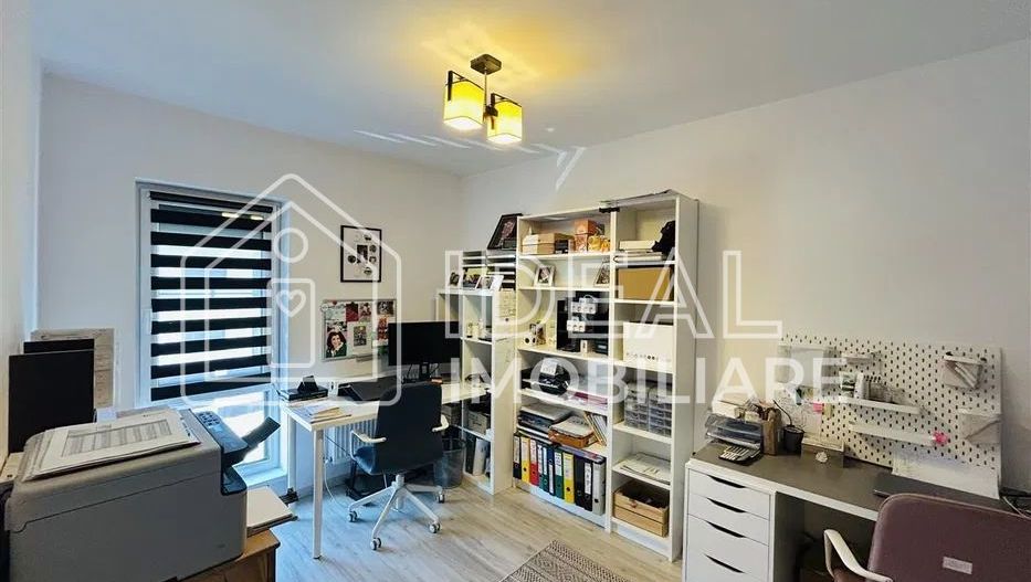 Triplex cu 5 camere complet mobilat si utilat, in SELIMBAR - Poză 5