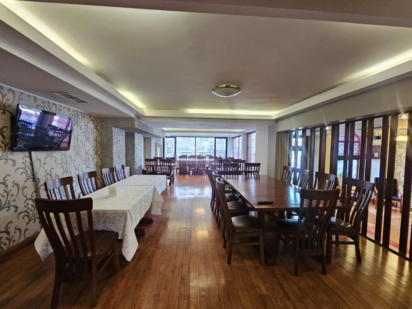 Pensiune cu lift și restaurant – zonă premium Delfinariu/Constanța - Poză 6