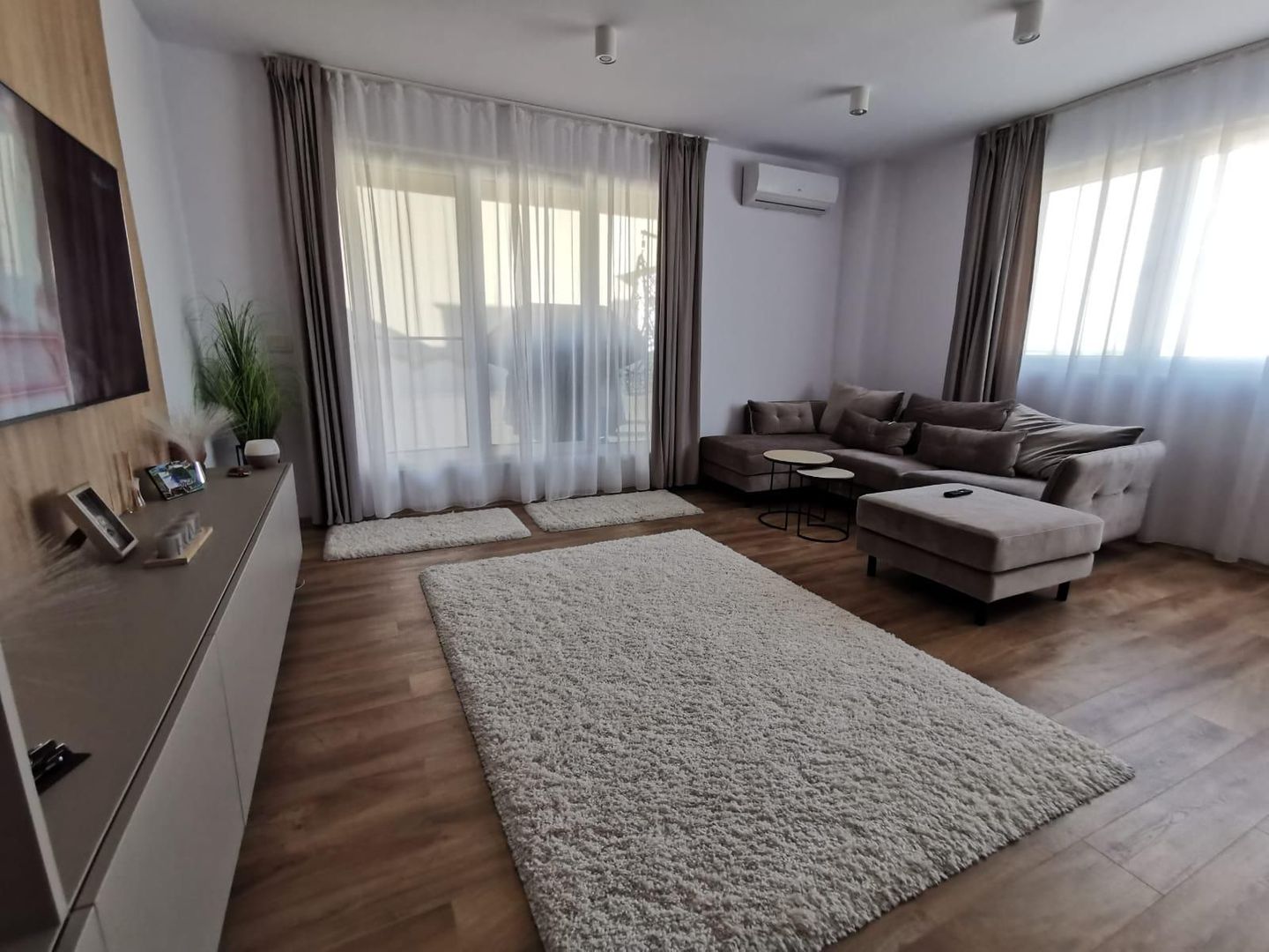 Apartament cu parcare subterana si terasa - Poză 3