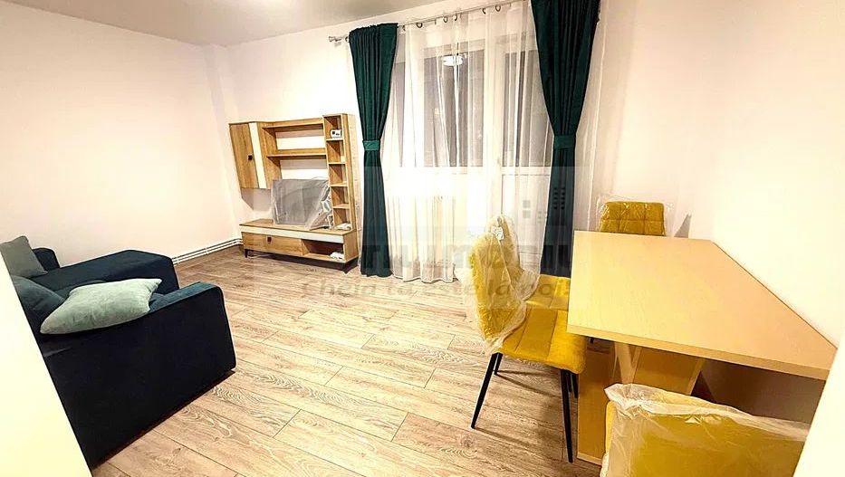 3 cam decomandat, Păcurari ,bulevard, etaj 2, 53 mp, renovat, 128.900€ - Poză 1
