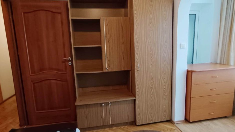 Apartament cu 4 camere in Tractoru-Independentei - Poză 12