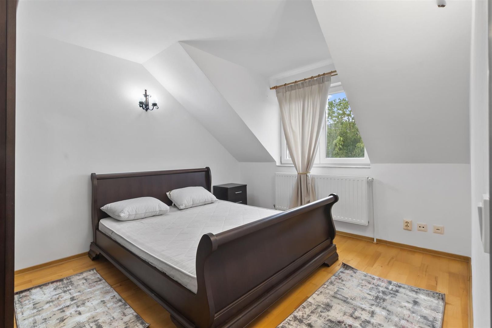 Casa individuala 5 camere | curte superba si garaj | Cristian - Poză 4