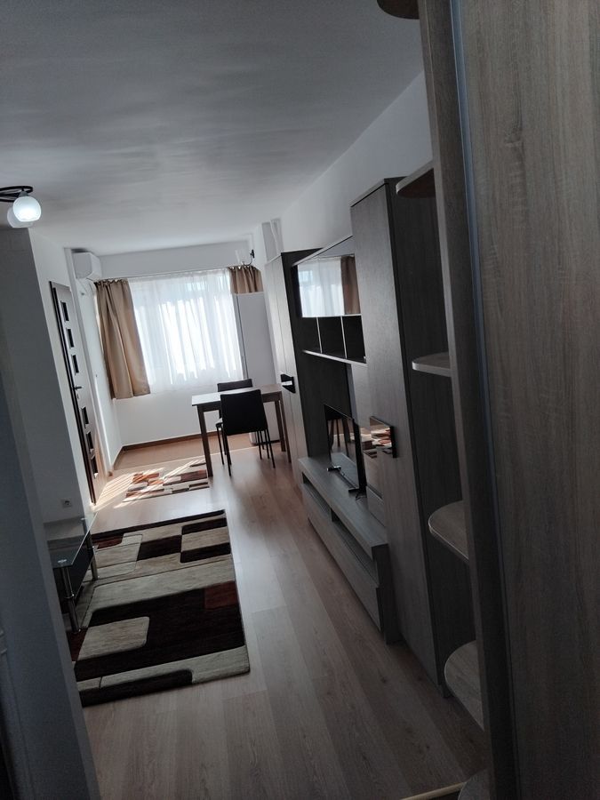 De închiriat garsonieră spațioasă,mobilată modern, lângă metrou Ștefan cel Mare - Poză 2