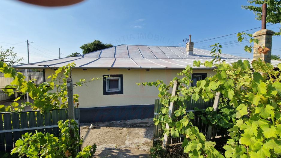 85.000 Euro- casa +magazin+garaj in com Smardan, sat Cismele, - Poză 5