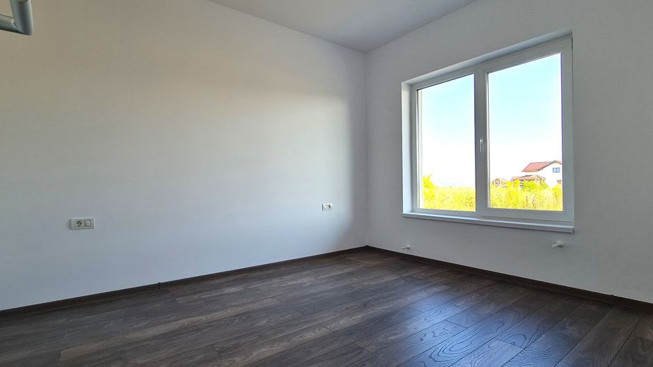 Casa individuala 3 camere finalizata cartier Izvor Tarlungeni Brasov - Poză 5