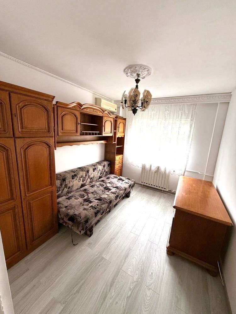 Închiriez Apartament cu 3 camere decomandat, parcare inclusă, metrou Dristor 🚗 - Poză 2