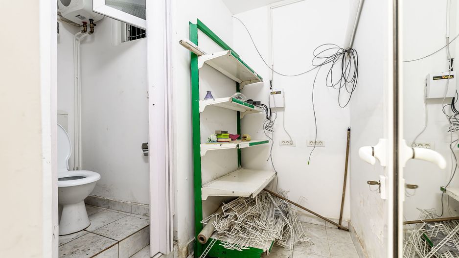 Spațiu comercial ultracentral, renovat, pe b-ul Revoluției, Arad. - Poză 12