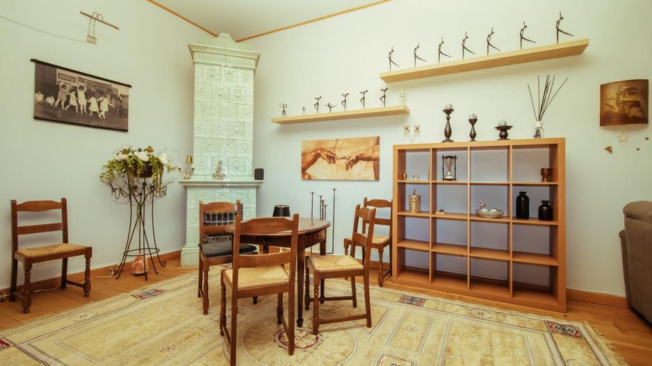 Piata Sfatului, apartament  deosebit, luminos, cu priveliște frumoasă - Poză 13