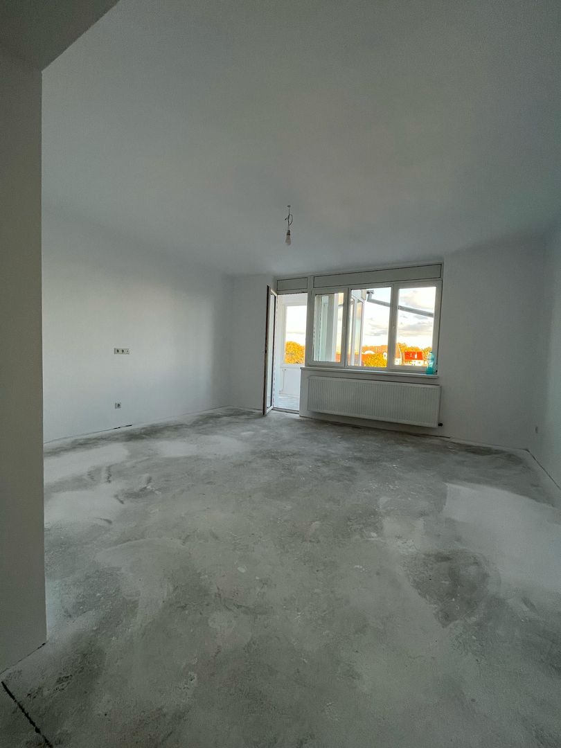 Ag EUROPA vinde ap 4 cam 140mp la etajul 4 în zona CENTRALA . - Poză 1