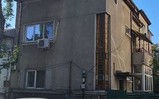 Vila P+1 Piața Muncii , strada Orzari, apartament cu 3 camere la Parer - Poză 1