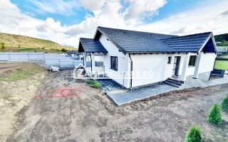 Casă la cheie pe 1 nivel 4cam. 2 bai,1 dresing 650 mp. teren - Poză 7