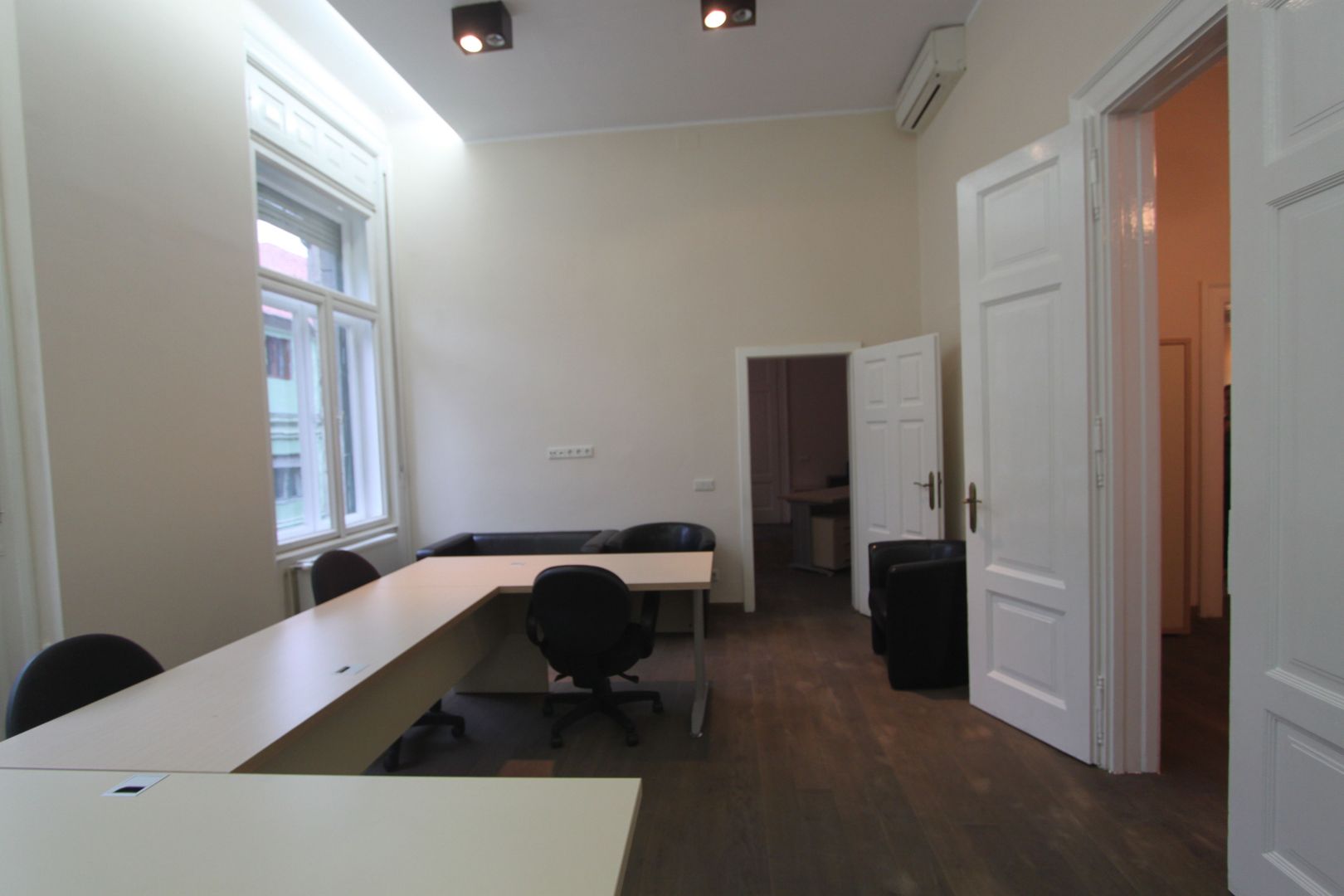 Spațiu de birouri mobilat - 120mp  în zona Unirii. - Poză 12