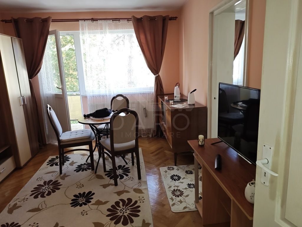 Se vinde apartament cu 2 camere str. Violetelor tg -mures - Poză 1