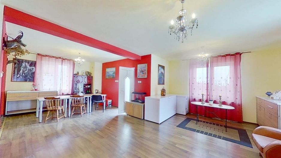 Proprietate pe 2 niveluri, curte individuala si garaj, cartier linistit, Rasnov. - Poză 4