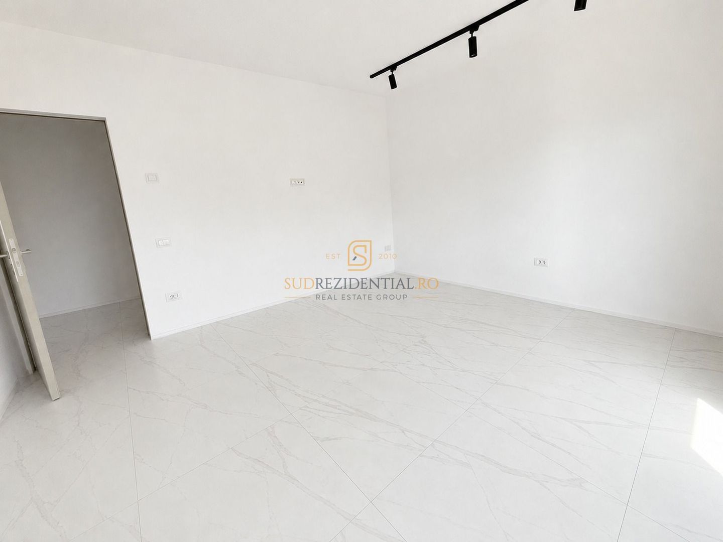 Apartament Premium cu 4 camere și 2 locuri de parcare incluse - Poză 16