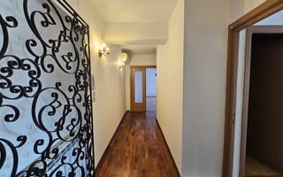 Vilă cu 7 camere în Faleză Nord – acces din 2 străzi/parcare în curte - Poză 12