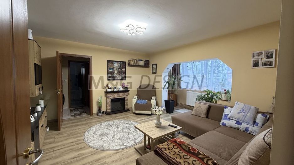 Apartament 3 camere Buziasului etaj 1 - Poză 1