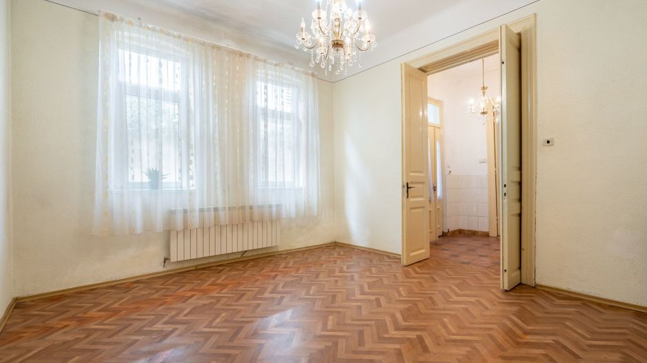COMISION 0% - Casa 4 camere, singur curte, 400m de Bd Unirii - Teren 224 mp - Poză 1