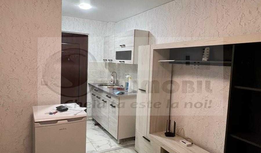 Camera de camin cu baie proprie  - in spate la JUMBO- pret 30000 euro - Poză 4